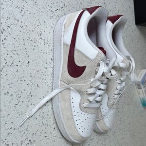 Nike court vision low women’s size 7 sneakers-excellent condition